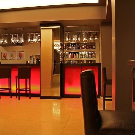 Hotel Finix Szandanszki Kültér fotó