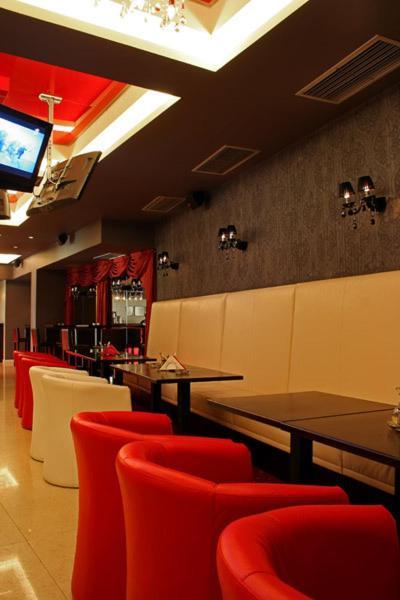 Hotel Finix Szandanszki Kültér fotó
