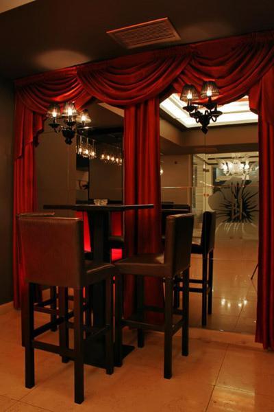 Hotel Finix Szandanszki Kültér fotó