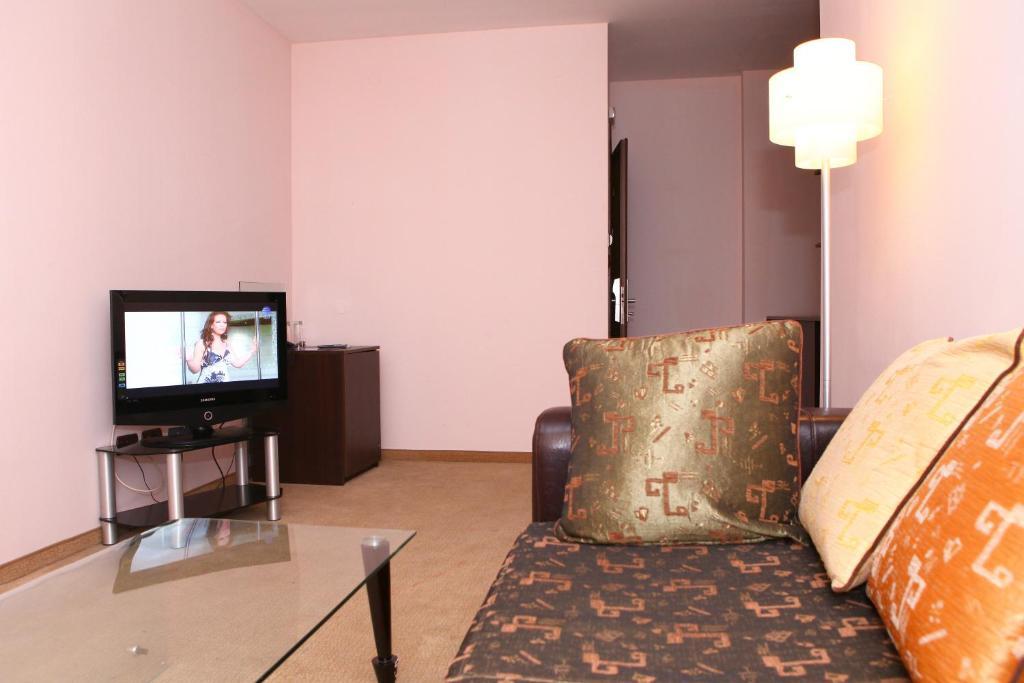 Hotel Finix Szandanszki Szoba fotó