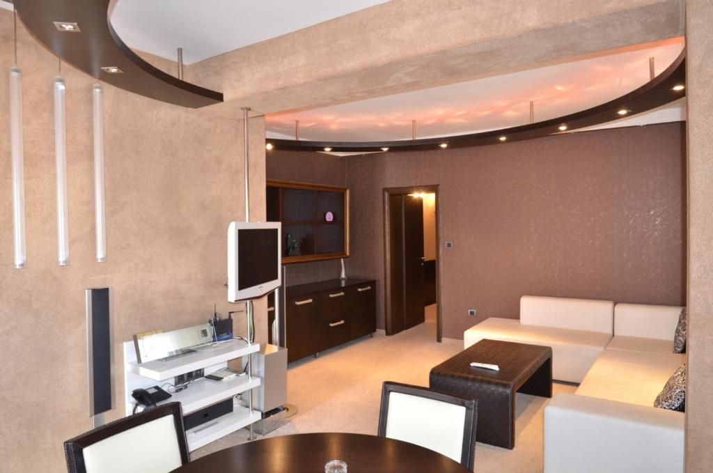 Hotel Finix Szandanszki Szoba fotó